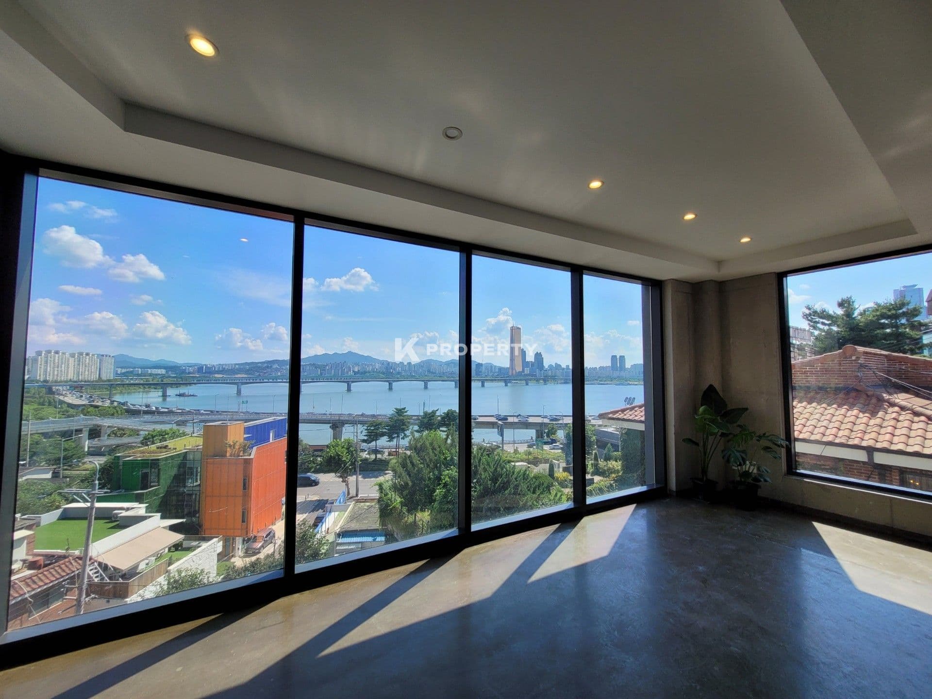 청암동 한강조망 근생건물 2