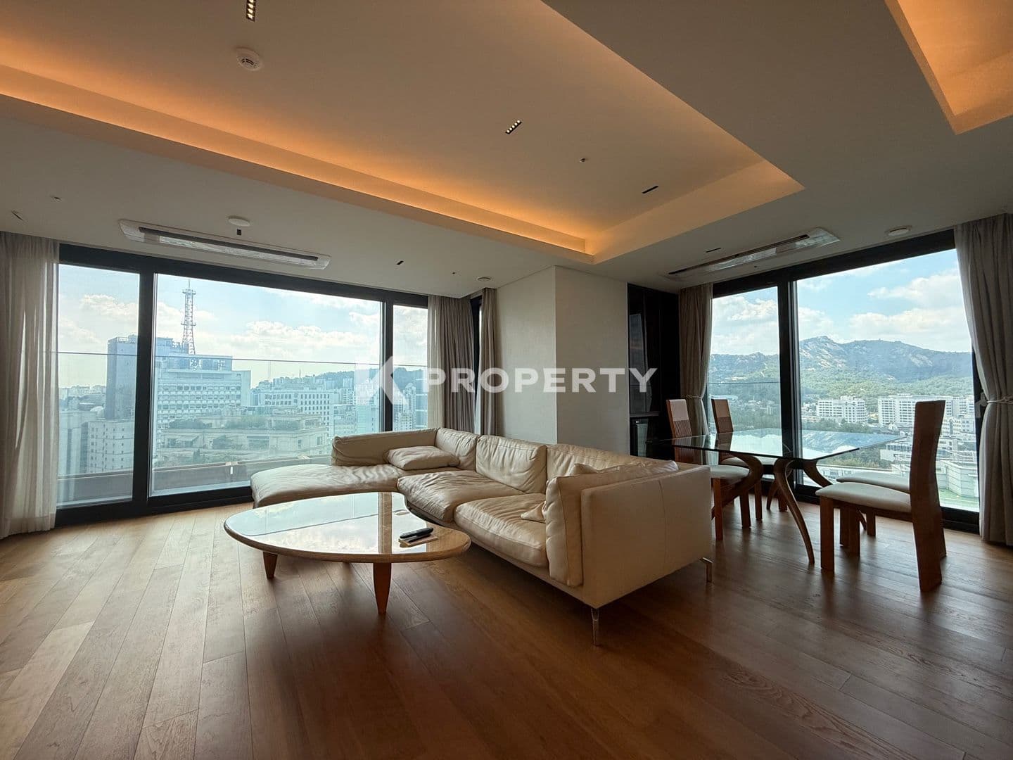 광화문 디팰리스 아파트, 궁세권, 도심의 스카이라인을 동시에 볼 수 있는 펜트세대