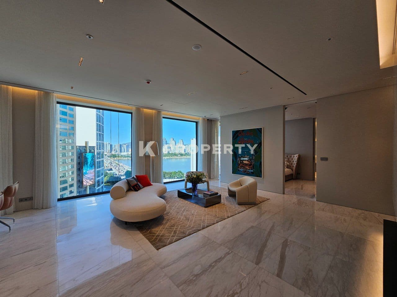 도산대로 하이엔드의 상징, 루시아청담 546 더리버